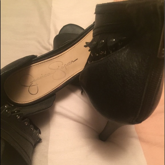 Ankle wrap sandals! - Picture 3 of 3